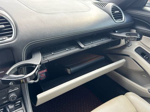 Used 2018 Porsche 718 Boxster S image 26