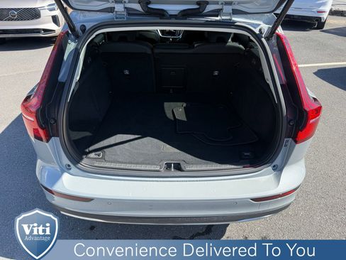 Certified 2025 Volvo V60 B5 Cross Country Plus AWD/4WD image 24
