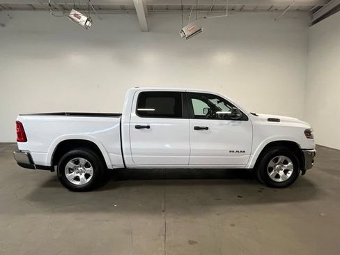 Used 2025 RAM 1500 Big Horn AWD/4WD image 2