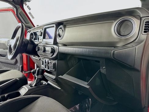 Used 2020 Jeep Wrangler Unlimited Sahara image 41