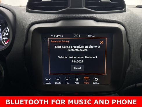 Used 2023 Jeep Renegade Latitude image 3