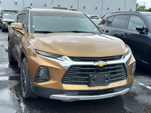 Used 2019 Chevrolet Blazer LT w/ Sun and Wheels Package FWD image 2
