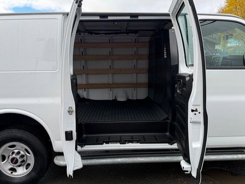 Used 2024 GMC Savana 2500 w/ Driver Convenience Package image 19