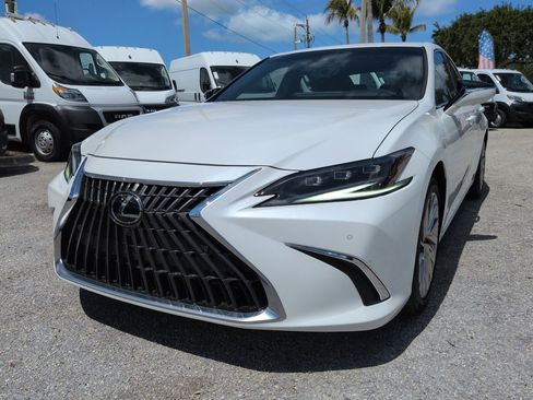 Used 2023 Lexus ES 350 Ultra Luxury w/ Accessory Package (Z1) FWD image 9