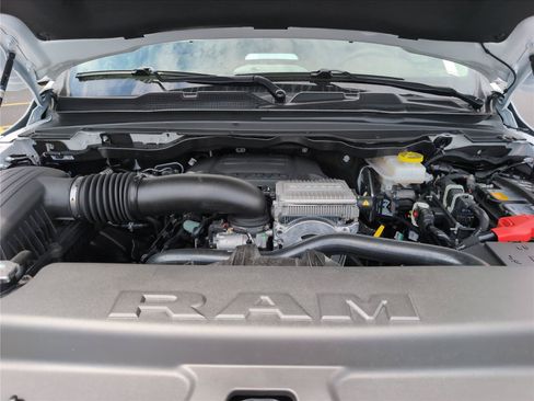 New 2026 RAM 1500 Laramie AWD/4WD image 18