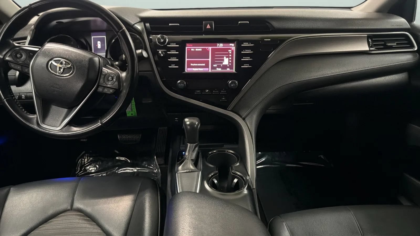 Used 2019 Toyota Camry SE FWD image 16