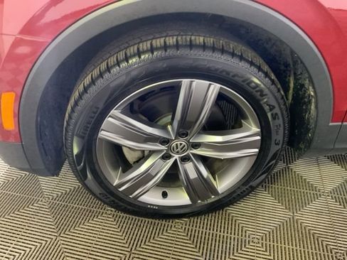 Used 2019 Volkswagen Tiguan SEL Premium w/ 3rd Row Seat Package image 11