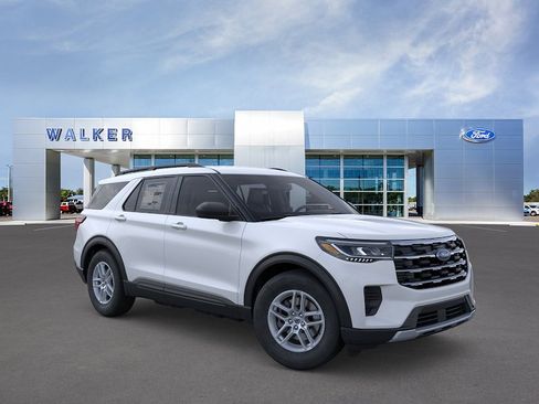 New 2026 Ford Explorer Active RWD image 7