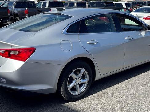 Used 2018 Chevrolet Malibu LS FWD image 6