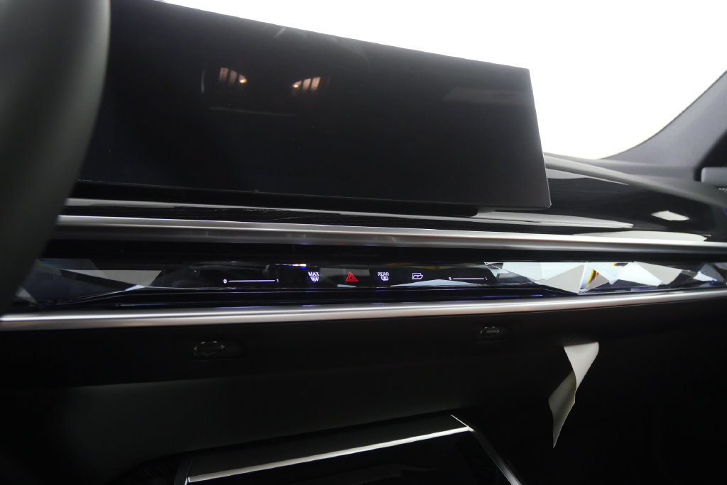 Certified 2026 BMW i7 xDrive60 w/ Executive Package AWD/4WD image 23