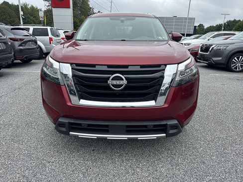 Certified 2024 Nissan Pathfinder SL w/ SL Premium Package AWD/4WD image 8