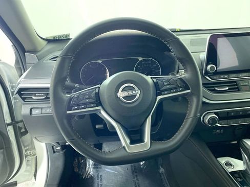 Used 2024 Nissan Altima 2.5 SR image 11