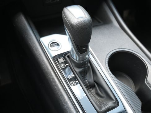 Used 2025 Nissan Altima 2.5 SV FWD image 16