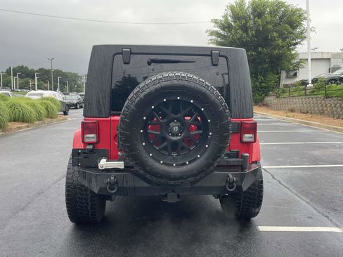 Used 2014 Jeep Wrangler Unlimited Sahara w/ Connectivity Group AWD/4WD image 6