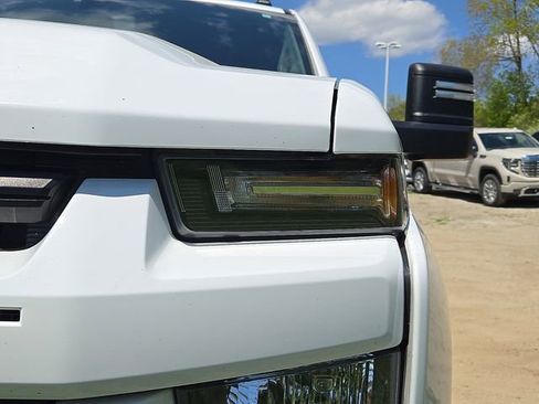 Used 2022 Chevrolet Silverado 2500 Custom w/ Custom Convenience Package AWD/4WD image 25