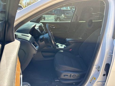 Used 2021 GMC Terrain SLE w/ Driver Convenience Package image 5