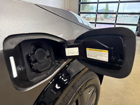 Used 2024 Nissan Ariya AWD image 61
