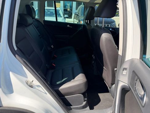Used 2015 Volkswagen Tiguan SEL image 11