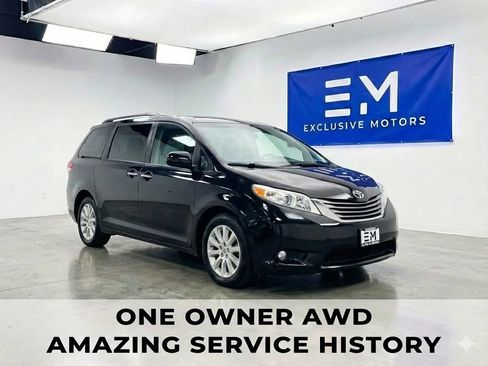 Used 2017 Toyota Sienna Limited Premium image 1