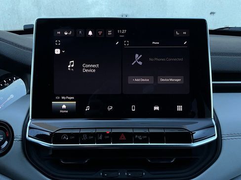 Used 2025 Jeep Compass Limited image 30