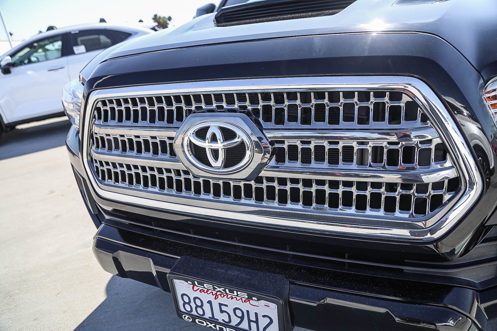Used 2017 Toyota Tacoma TRD Sport AWD/4WD image 26