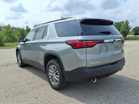 Used 2023 Chevrolet Traverse LT FWD image 5