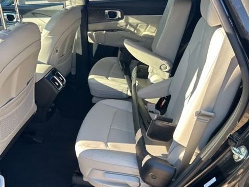Certified 2023 Kia Sorento SX FWD image 13