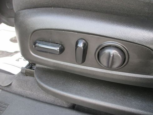 Used 2021 Chevrolet Equinox LT AWD/4WD image 16