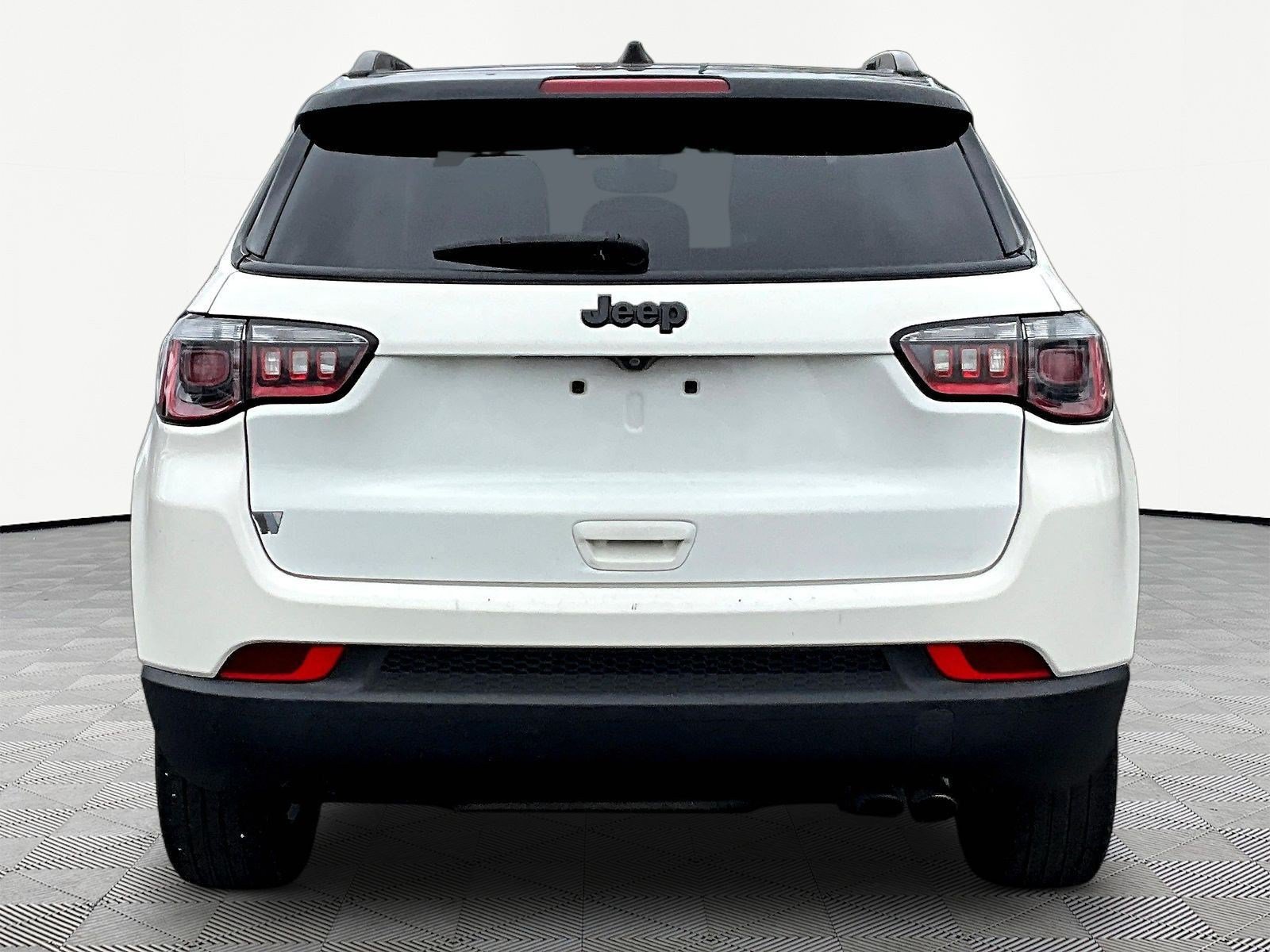Used 2021 Jeep Compass Latitude FWD image 5