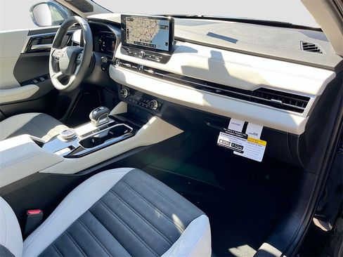 New 2025 Mitsubishi Outlander SE image 31