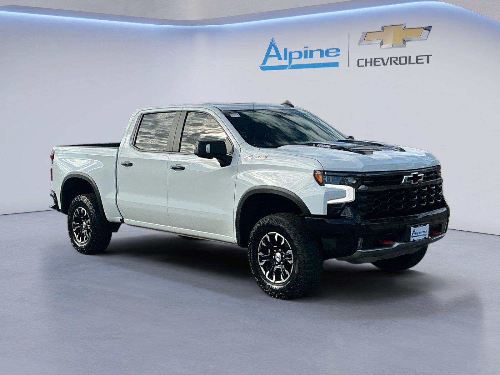 Used 2025 Chevrolet Silverado 1500 ZR2 w/ Technology Package AWD/4WD image 7