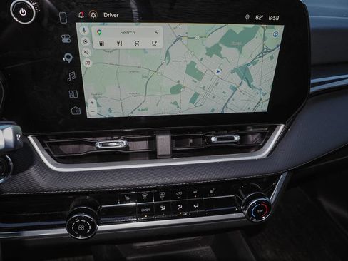 Used 2026 Chevrolet Equinox LT FWD image 11