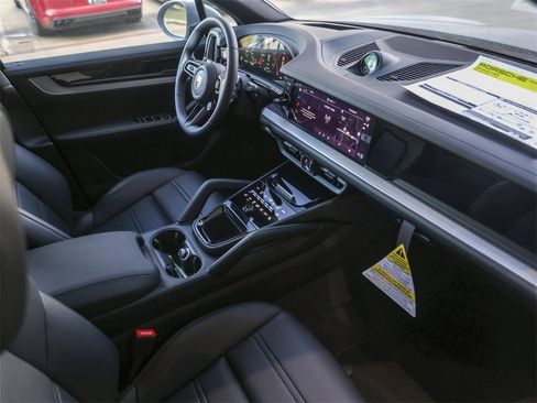 New 2026 Porsche Cayenne S image 34