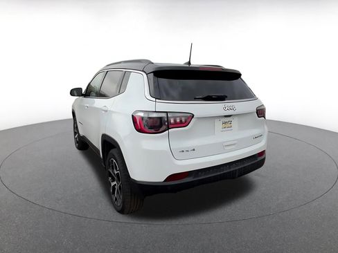 Used 2025 Jeep Compass Limited image 11