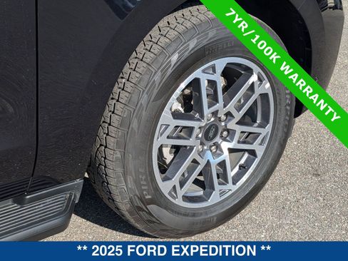 Certified 2025 Ford Expedition Active image 12