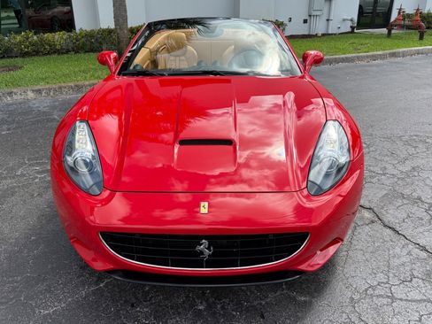 Used 2012 Ferrari California image 17