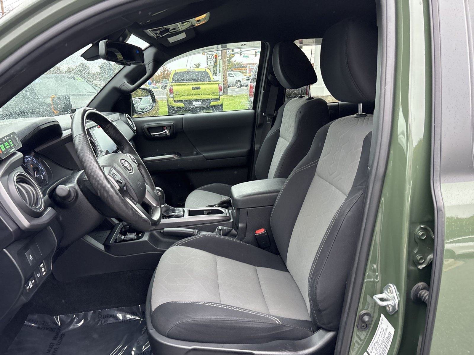 Used 2021 Toyota Tacoma TRD Off-Road w/ Technology Package AWD/4WD image 13