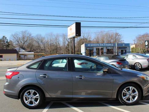 Used 2014 Ford Focus SE image 4