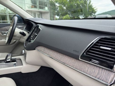 Used 2023 Volvo XC90 B6 Plus w/ Protection Package Premier AWD/4WD image 28