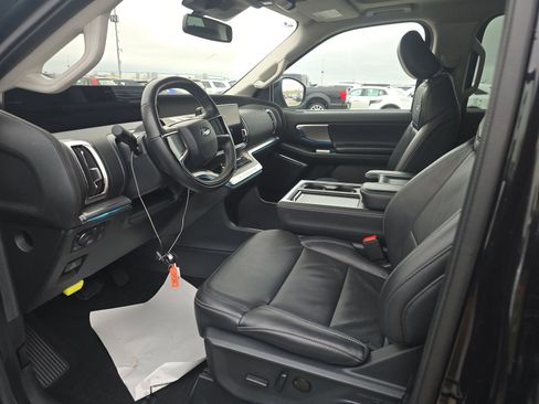 Certified 2025 Ford Expedition Max Platinum image 12