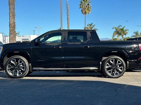 New 2025 GMC Sierra EV Denali image 7