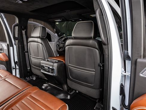 Used 2024 GMC Sierra 3500 Denali Ultimate image 31