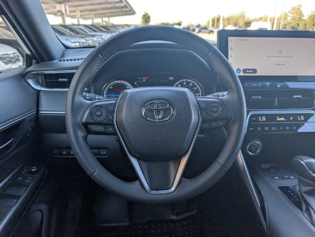 Used 2024 Toyota Venza XLE AWD/4WD image 23