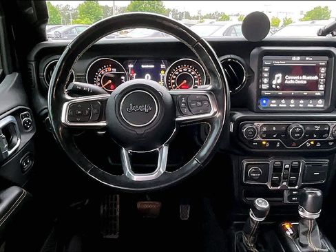 Used 2021 Jeep Wrangler Unlimited Sahara AWD/4WD image 5
