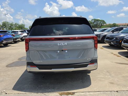 New 2026 Kia Carnival SX FWD image 6
