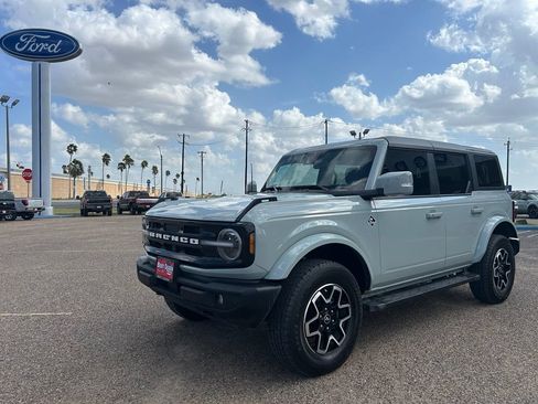 Used 2024 Ford Bronco Outer Banks AWD/4WD image 3