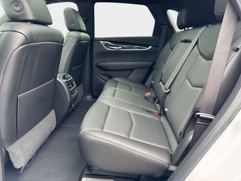 Certified 2022 Cadillac XT5 Premium Luxury w/ LPO, Floor Liner Package AWD/4WD image 11