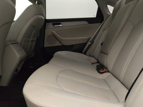 Used 2019 Hyundai Sonata SE FWD image 18