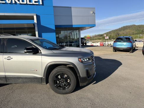 Used 2023 GMC Acadia AT4 w/ Preferred Package AWD/4WD image 2