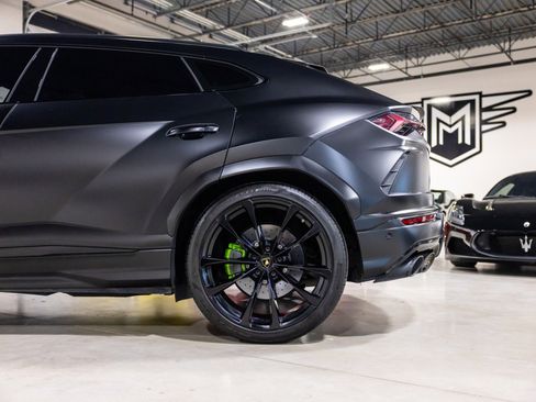 Used 2022 Lamborghini Urus AWD/4WD image 16